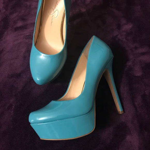 Jessica Simpson Shoes - Jéssica Simpson patent platform pumps